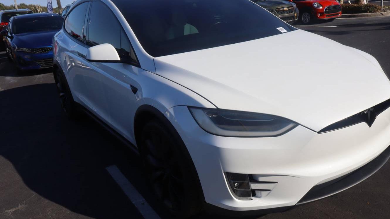 TESLA MODEL X 2019 5YJXCBE42KF192975 image